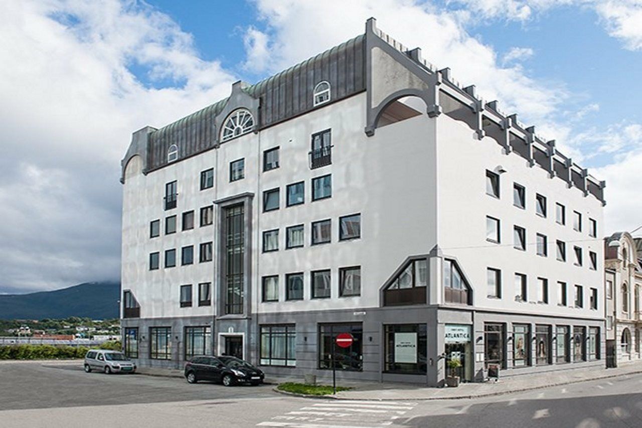 Hotel Four Monkeys Ålesund Exterior foto